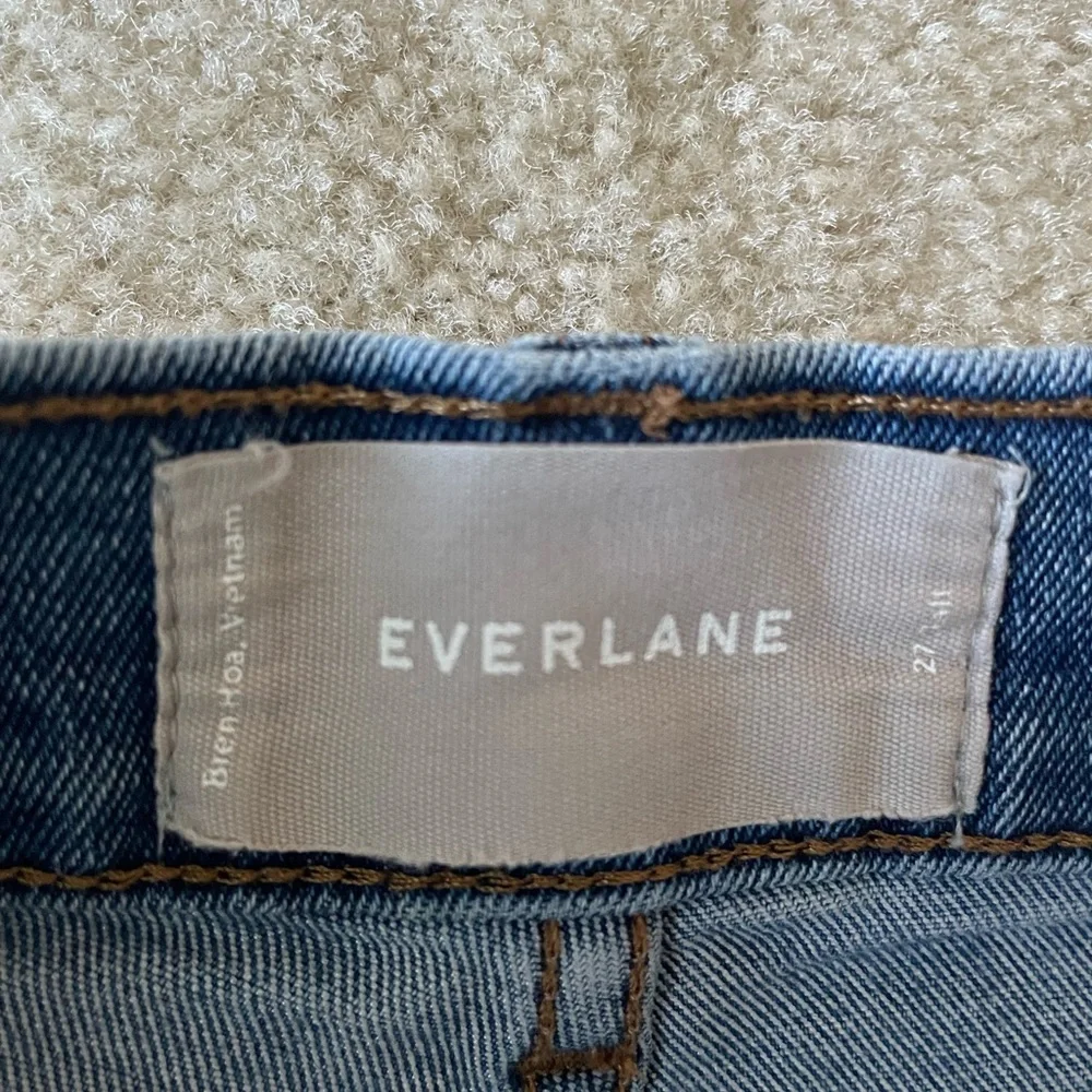 EVERLANE‎ denim hand-cut shorts. Women size 27.